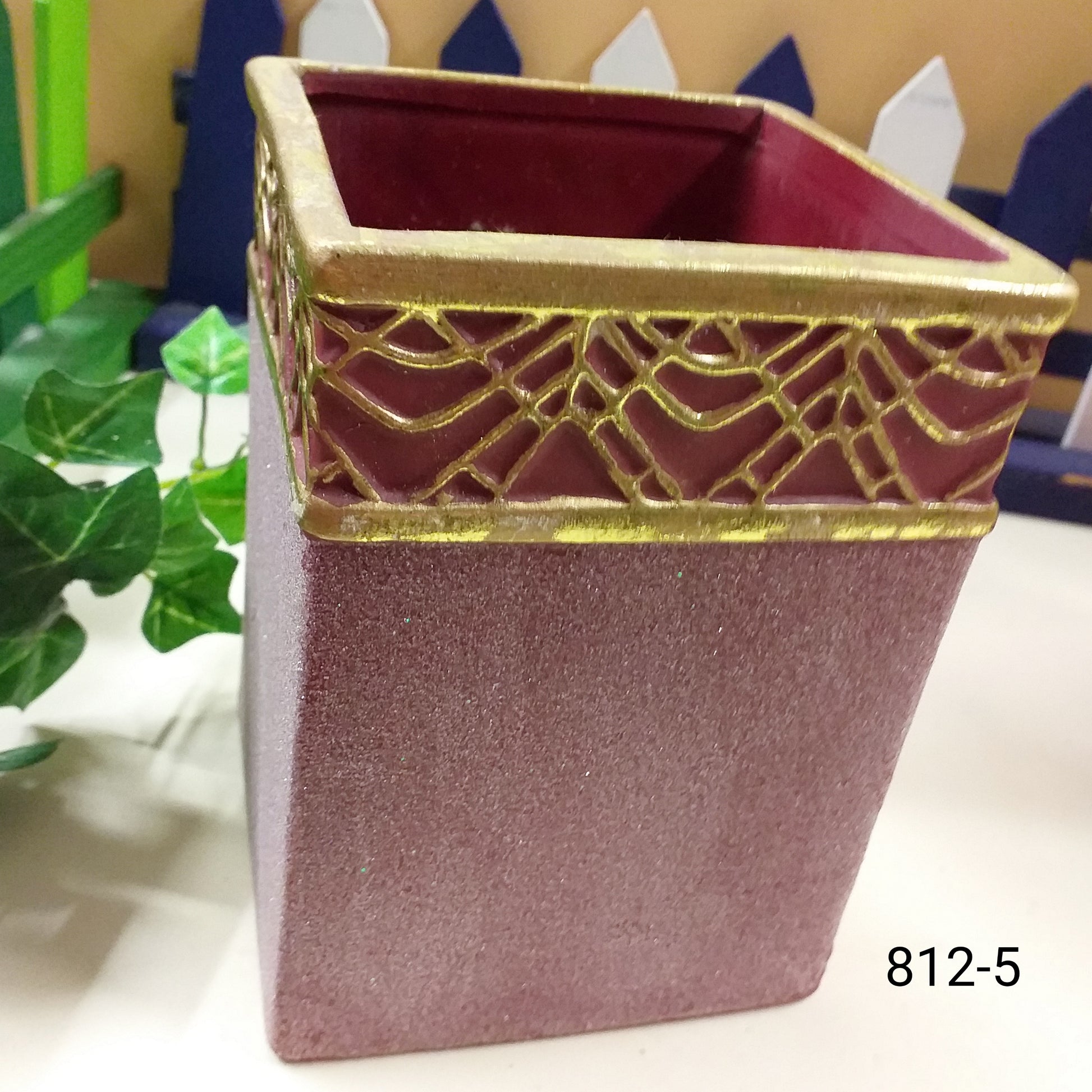 rosso bordeaux ghiacciato vasi terracotta contenitori coccio decorati colorati particolari ad uso composizioni floreali fai da te con materiali da fioristi fiori secchi piante artificiali Natale centrotavola