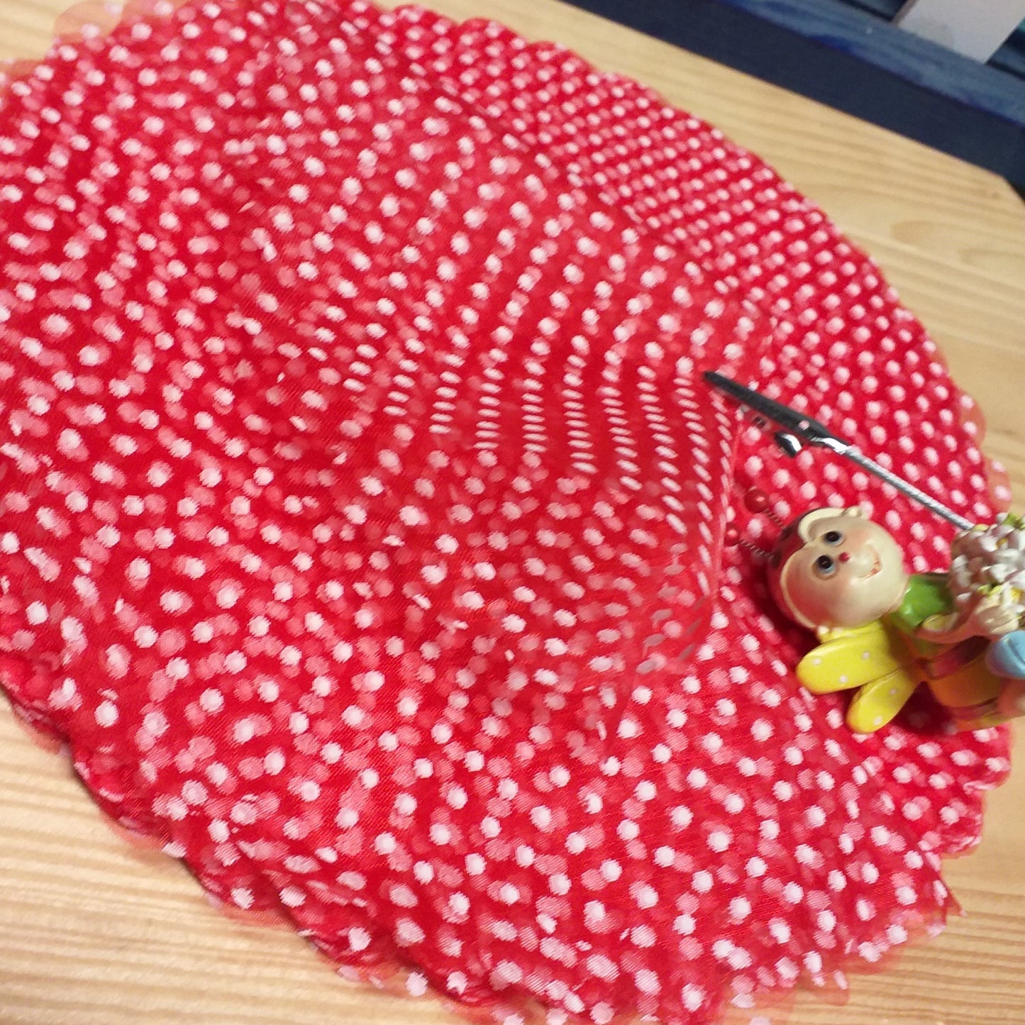 rosso pois bianchi colore tulle bomboniere fai da te tondo velo di fata organza smerli veletti centrini cerchi per confetti confezionare oggetti sacchetti uso hobbistica creativa lavoretti cucito bambole