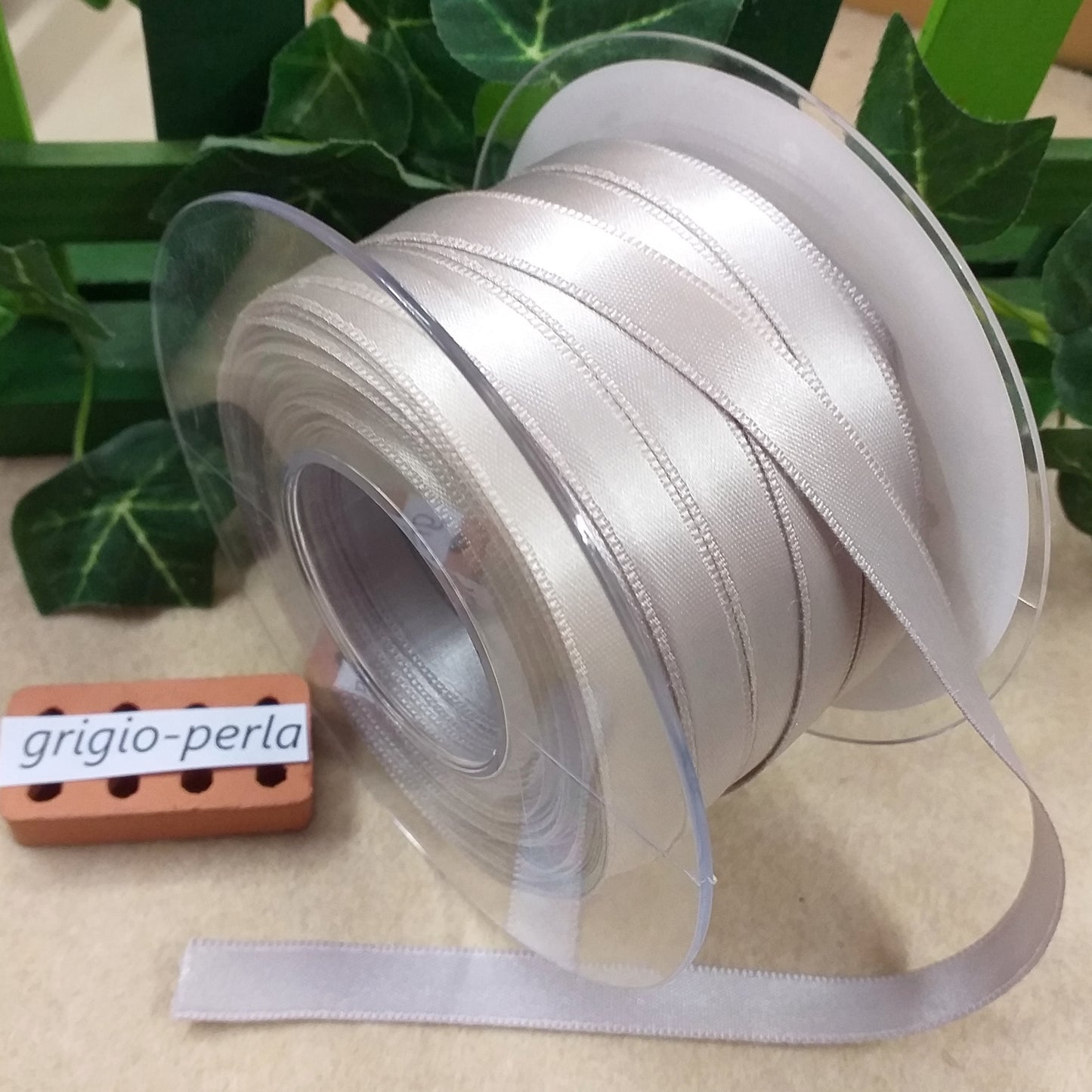 grigio-perla 10 mm vendita al metro di nastro doppio raso made in Italy colori speciali uso confezionare bomboniere fai da te pacchi regalo hobbistica come passamaneria packaging vetrinistica
