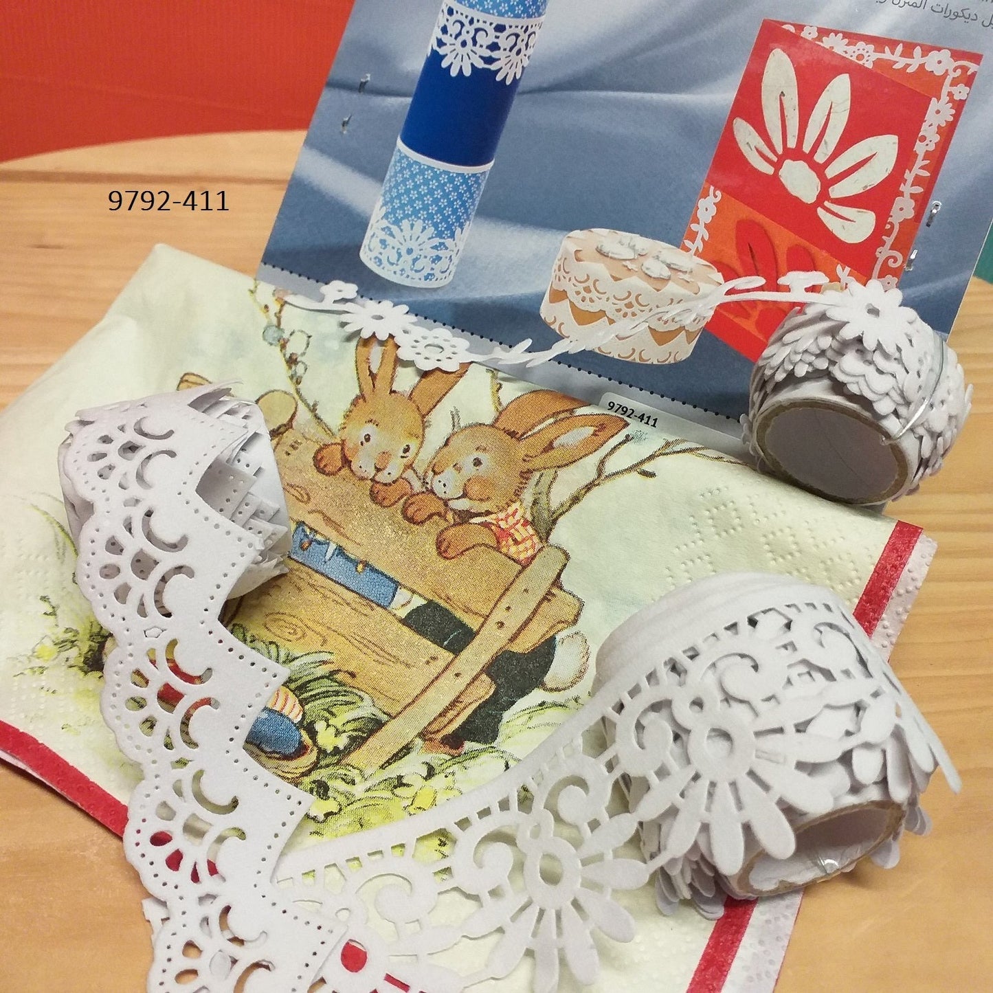 albero della vita, giglio fiorentino, margheritine, nastro auto adesivo decorativo tessuto pizzo bianco per scrapbooking decorazioni vasi fiori bigliettini hobby creativi lavoretti bambini packaging scatole confezioni regalo palline albero Natale